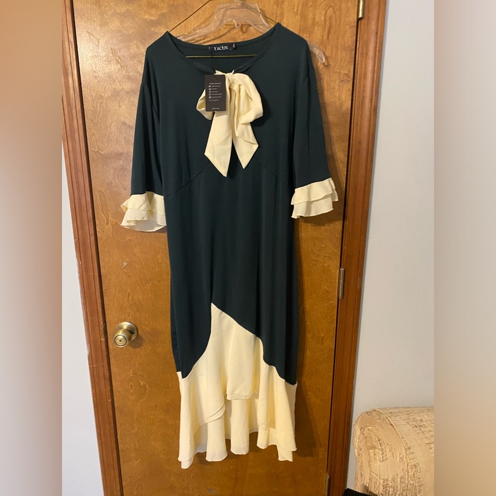 Green drop waist dress NWT